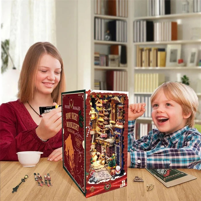 Moonlight Christmas – DIY book nook kit, HiNooki (image 8)