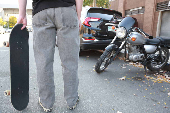 Theories Plaza Jeans Washed Grey