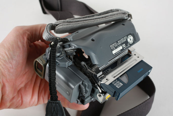 Vintage Sony Handicam Mini-DV DCR-HC42 Video Camera