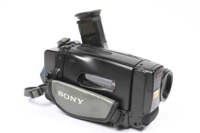 Vintage Sony Handycam CCD-TR66 8mm Video Camera Bundle